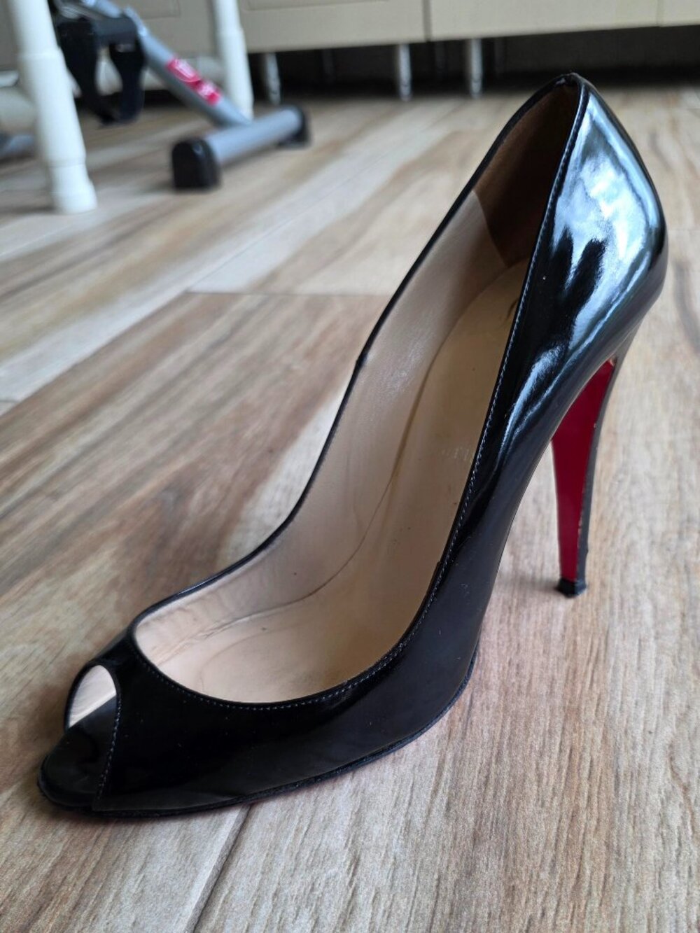 Christian Louboutin Very Prive Black Patent Open-Toe Pumps Eur. 40.5